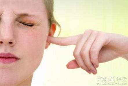 長期戴耳機謹防噪音性耳鳴