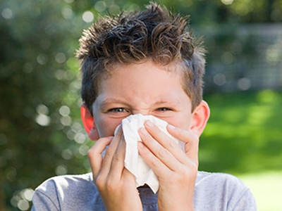 哪些原因會導致過敏鼻炎的產生?