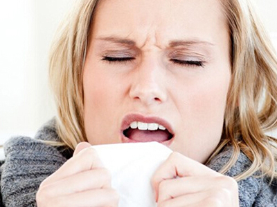 引發中耳炎的四種不良習慣 擤鼻涕方式不對是其一