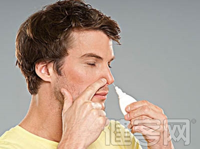 鼻中隔偏曲是什麼原因造成的