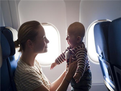 寶寶坐飛機要把耳朵堵上嗎