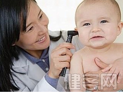 媽媽對患有中耳炎寶寶的護理