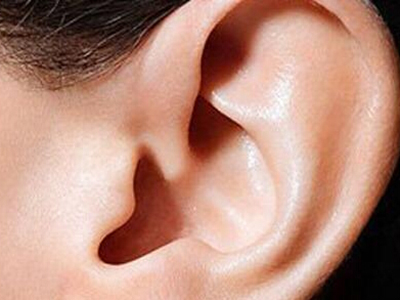 　　按摩五個穴位有效治療耳鳴