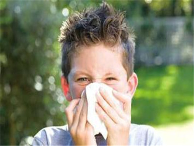 五一小長假郊外踏青 注意防范過敏性鼻炎