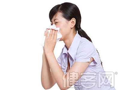 成人得過敏性鼻炎有什麼症狀？