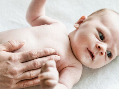 寶寶中耳炎原因症狀及處理方法