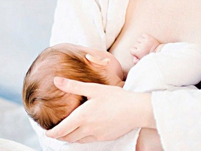 躺著喂奶寶寶易患中耳炎，媽媽們注意了！