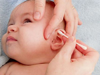　　中耳炎是寶寶常見的疾病之一，比如最簡單的感冒也能導致中耳炎的發生，躺著喂奶也可能會引發中耳炎，中耳炎給寶寶的健康帶來極大的危害。那麼寶寶中耳炎怎麼護理呢？下面就為大家介紹護理寶寶中耳炎的方法。