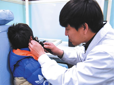 孩子感冒發燒預防中耳炎