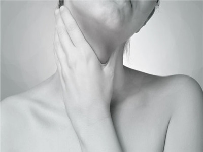 咽口水喉嚨痛怎麼辦 咽炎注意事項