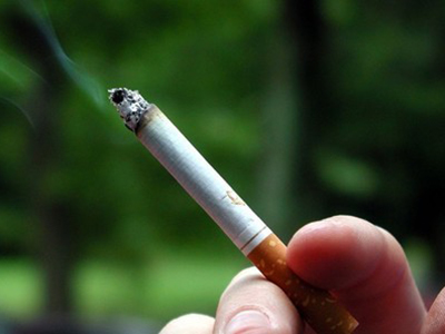 二手煙給咽炎患者帶來的危害