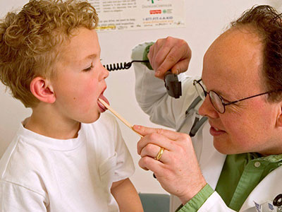 孩子經常清嗓子是咽炎嗎