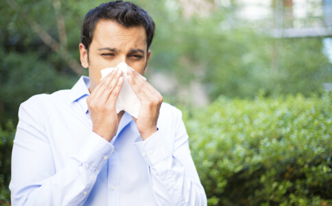 如何區分感冒和鼻炎 感冒和鼻炎怎麼區分 感冒 鼻炎 區分