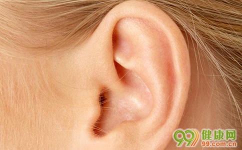 中耳炎患者生活中該注意哪些方面 中耳炎患者不應該做什麼 中耳炎有什麼危害