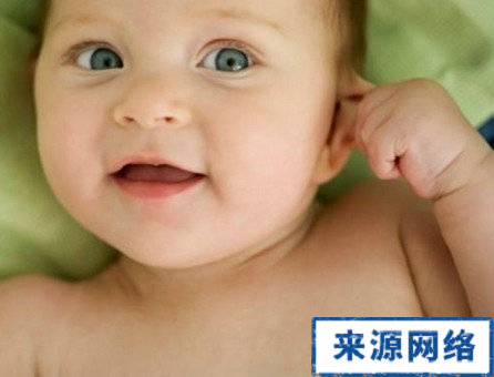 寶寶總是抓耳朵 寶寶中耳炎症狀 寶寶中耳炎症狀