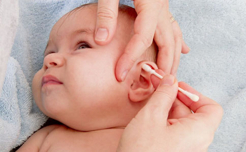 新生兒耳部護理常識 新生兒耳部如何護理 新生兒耳部護理