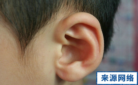 兒童為什麼會經常耳朵感染 耳朵感染有哪些症狀 兒童經常耳痛是怎麼回事